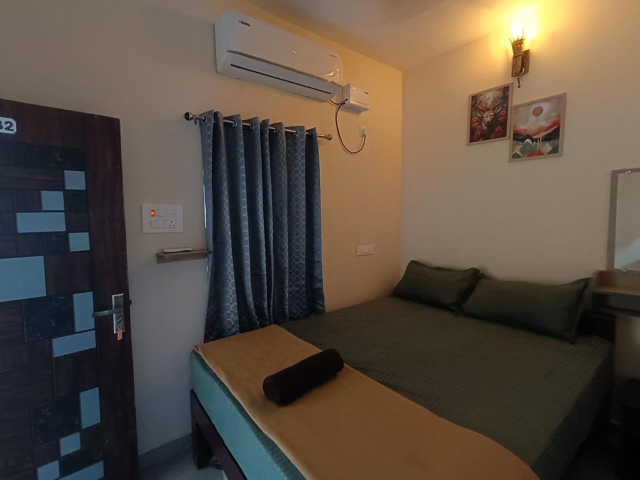 Omkara - The Fives Guest House Tiruvannāmalai Екстериор снимка