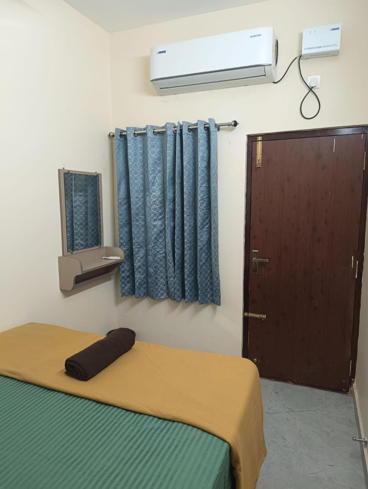 Omkara - The Fives Guest House Tiruvannāmalai Екстериор снимка
