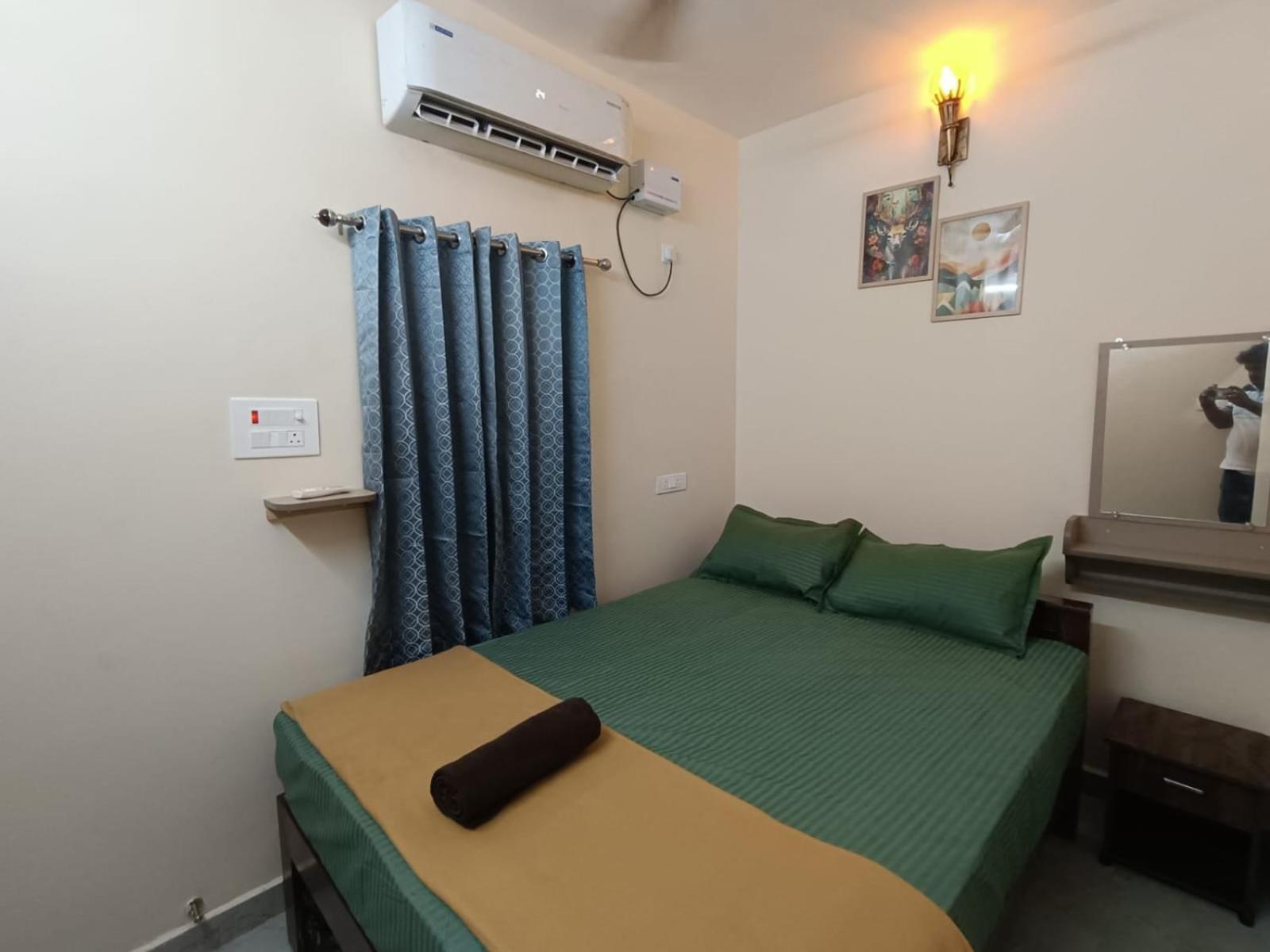 Omkara - The Fives Guest House Tiruvannāmalai Екстериор снимка